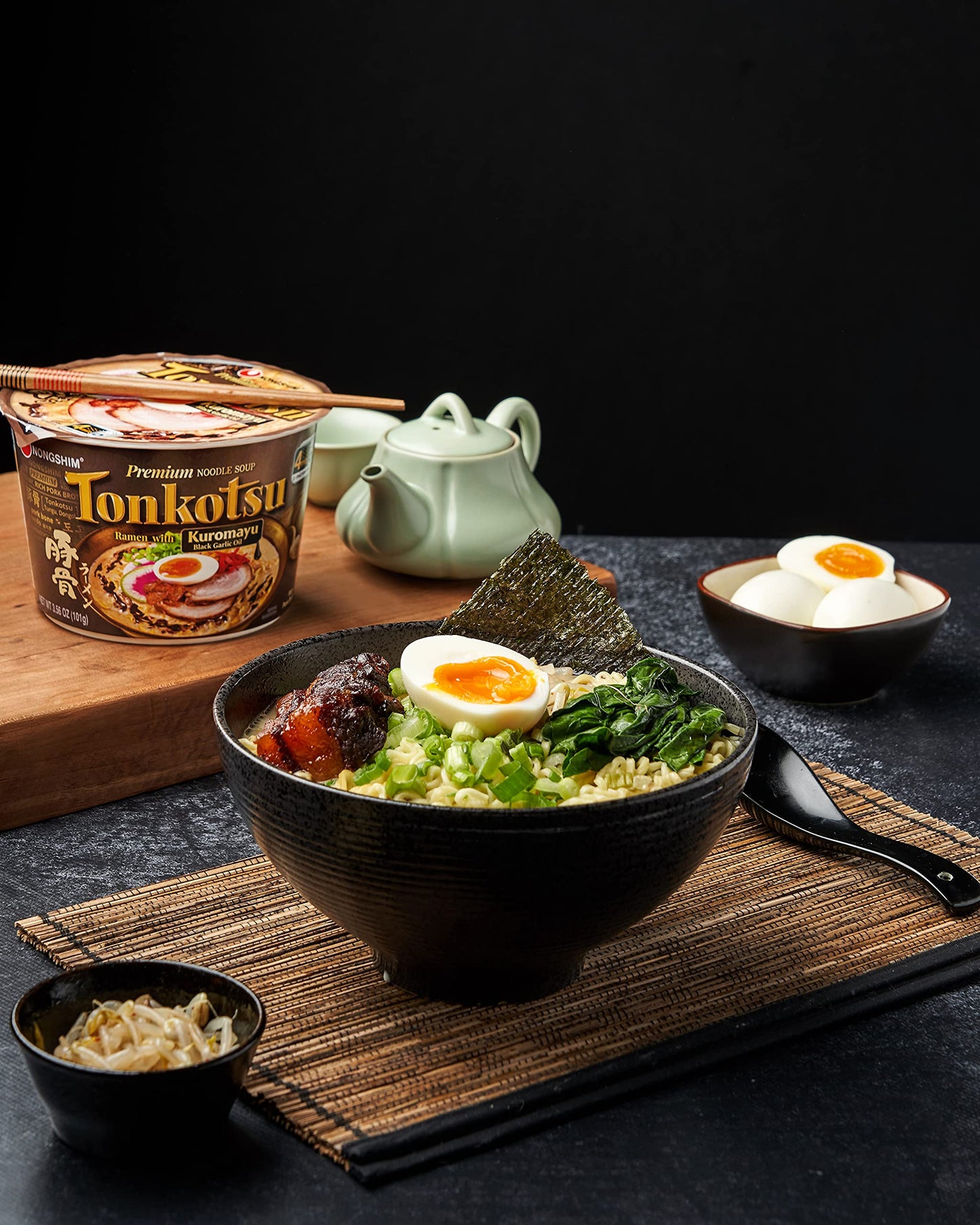 Nongshim Tonkotsu Kuromayu Ramen with Kuromayu Black Garlic Oil, 6 Paper Bowls